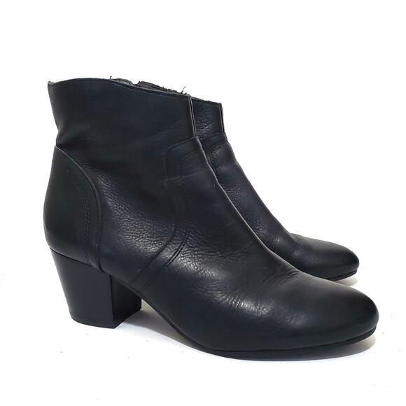 Steve Madden | Porcha Leather Black Heeled Side Zip Ankle Booties - Picture 1 of 14